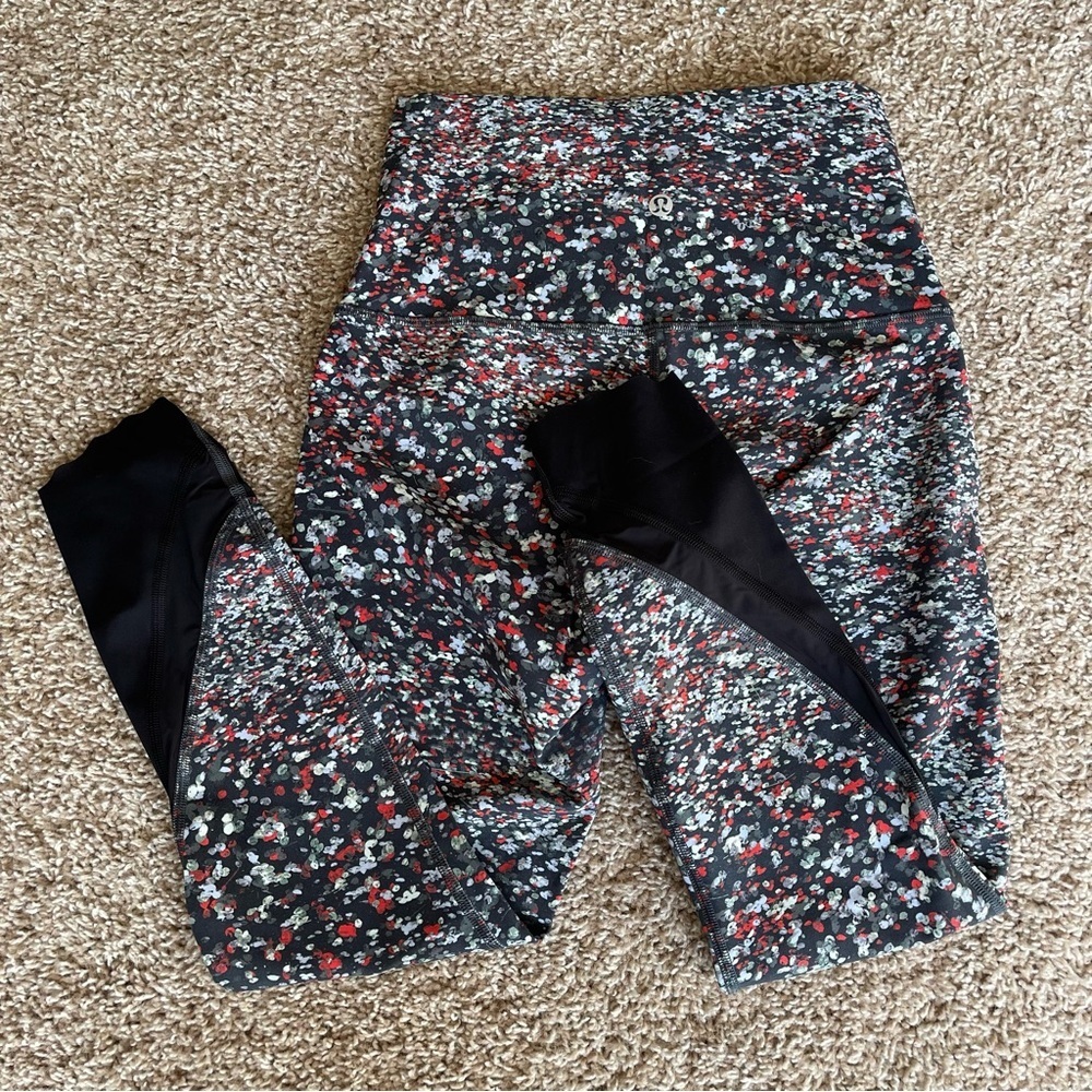 Lululemon•Wunder Under High Rise Crop 23”•Scallop•Luxtreme•Water Blossom Multi - Picture 6 of 9